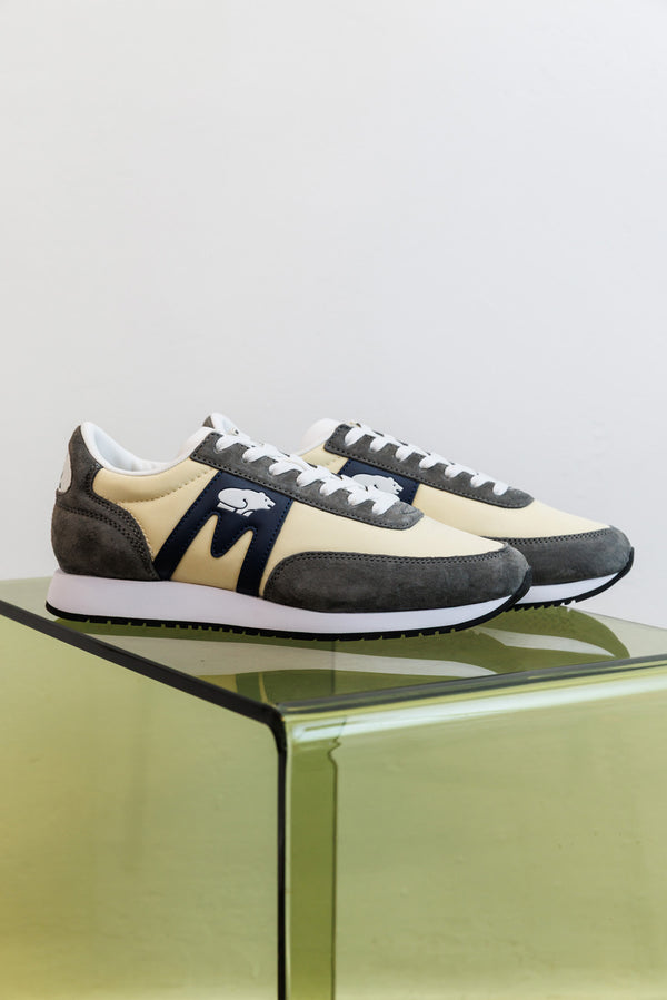 Karhu Albatross 82 Grey / Dark Navy