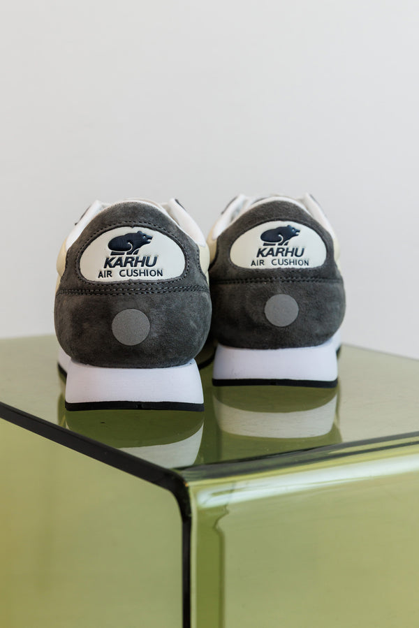 Karhu Albatross 82 Grey / Dark Navy