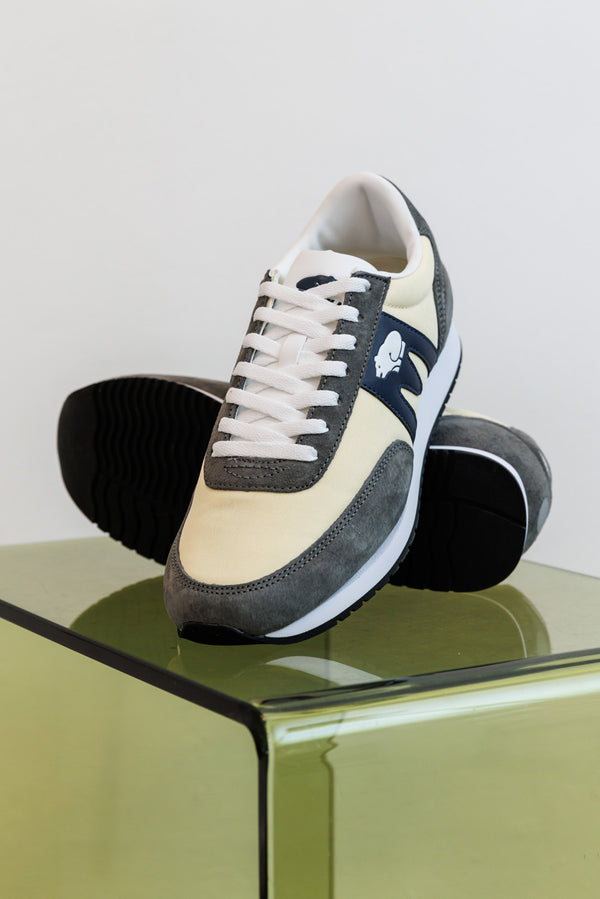 Karhu Albatross 82 Grey / Dark Navy