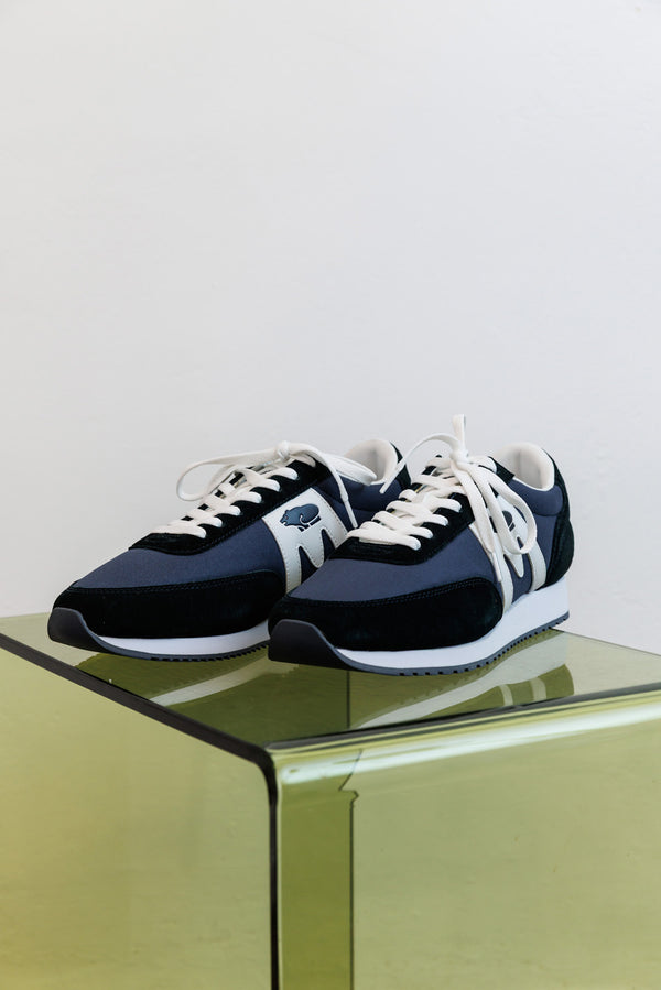Karhu Albatross 82 Deep Navy / White