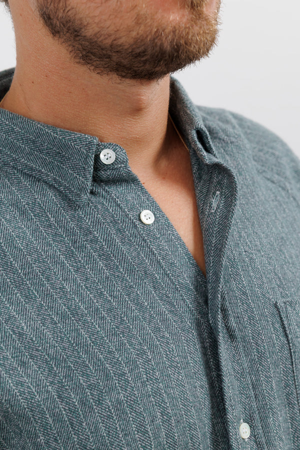 La Paz Raglan Sleeve Shirt Mirra Green Herringbone