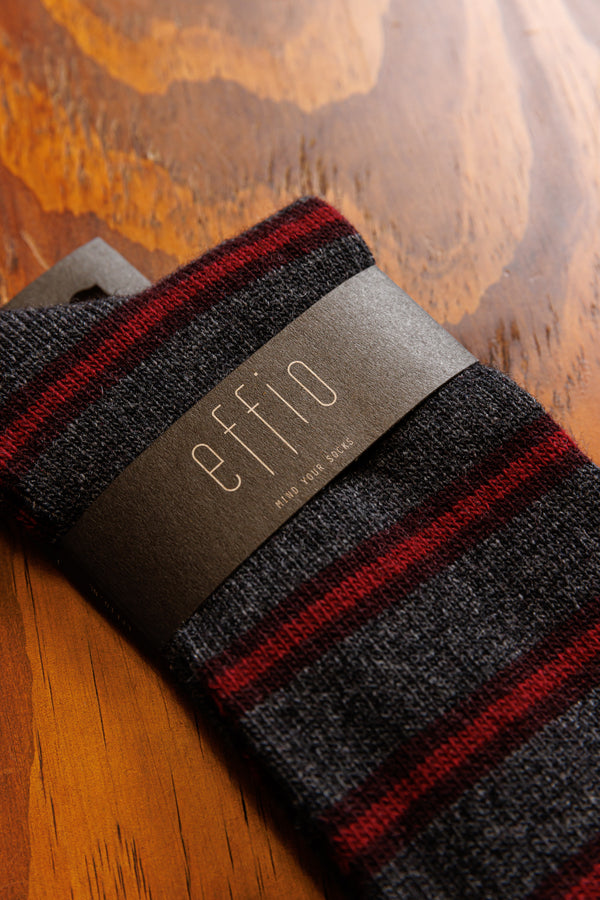 effio The Dandy Cashmere Socks Dark Grey Wine